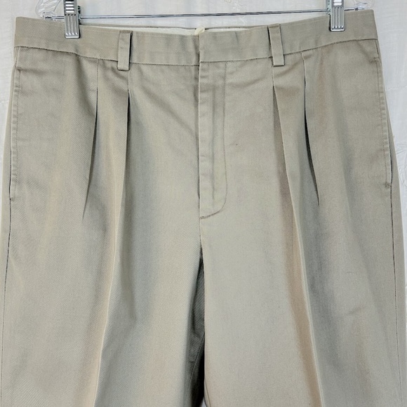 L.L. Bean Wrinkle-Free Chinos Men’s Sz 36 Like New! - Picture 2 of 9